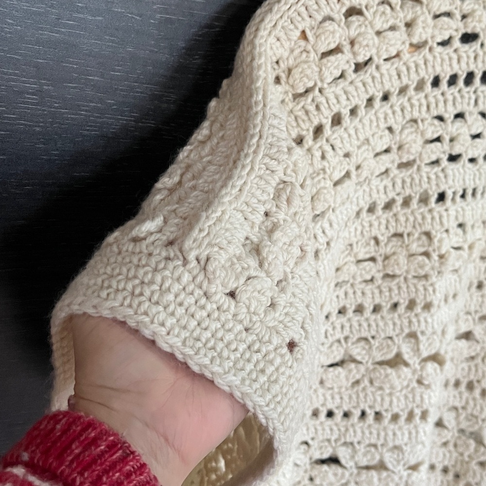 Handmade Oversized Crocheted Wool Cream Vest with Vintage Buttons XL-XXL - Picture 9 of 10